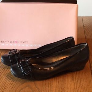 Bandolino Leather Flats